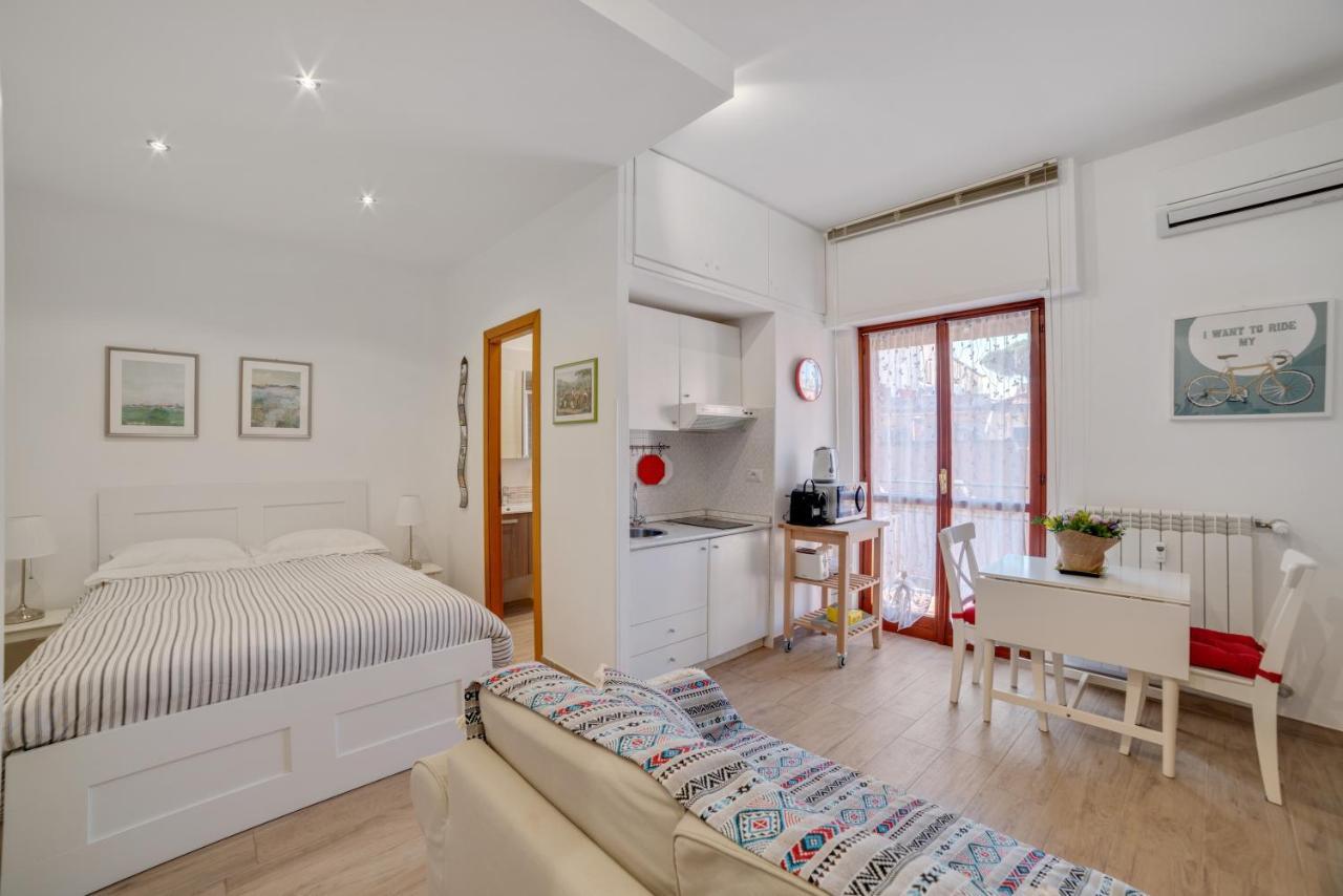 Walking Distance From San Pietro Appartement Buitenkant foto